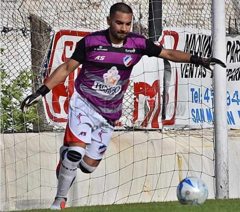Atentamente, un jugador de ftbol sin contrato